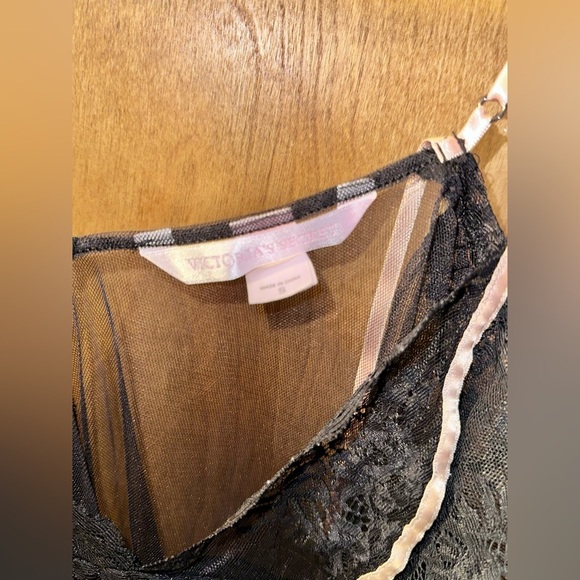 Victoria’s Secret Lace Flyaway Babydoll - Picture 2 of 3